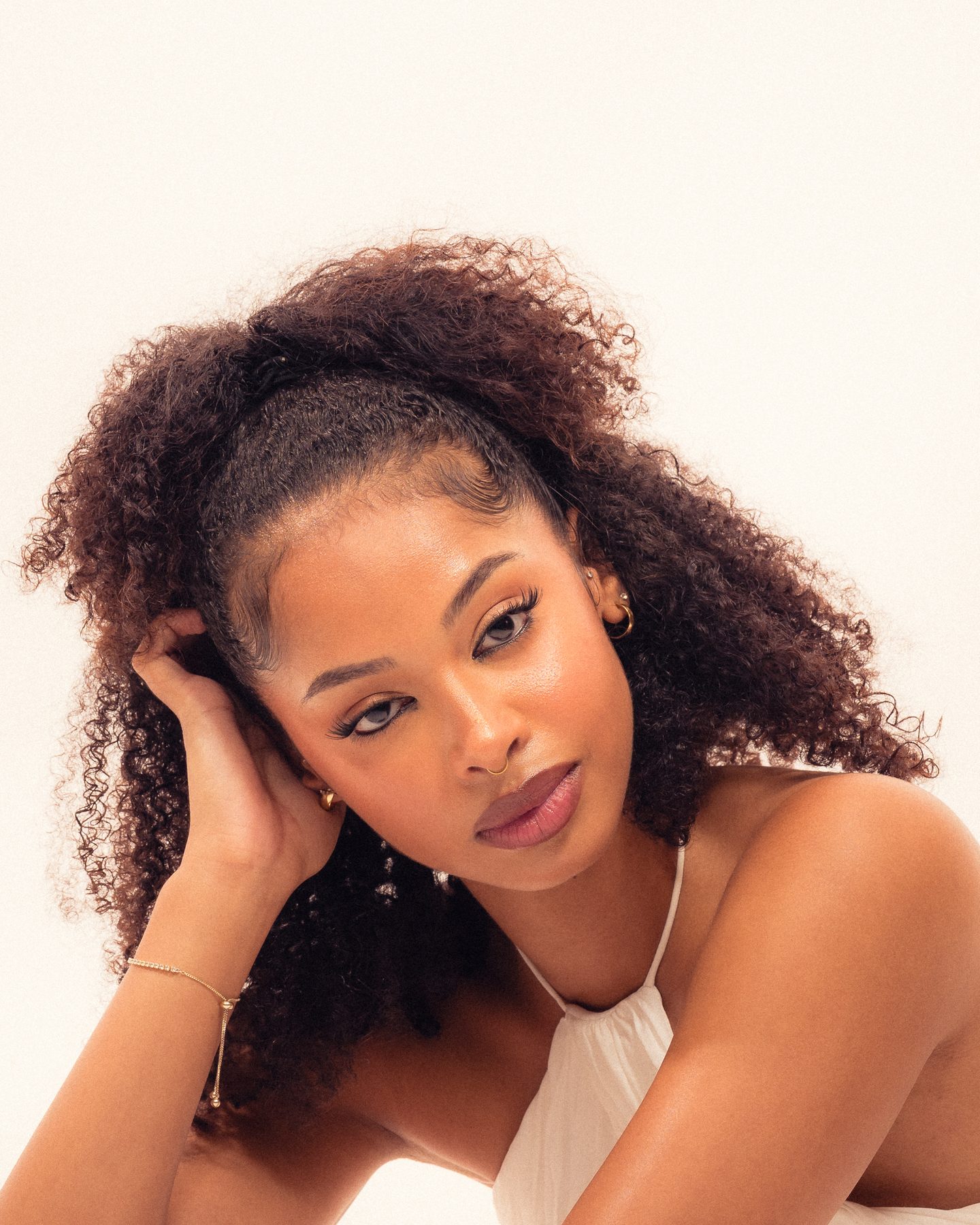 Soft golden portrait close-up by Alphpixels