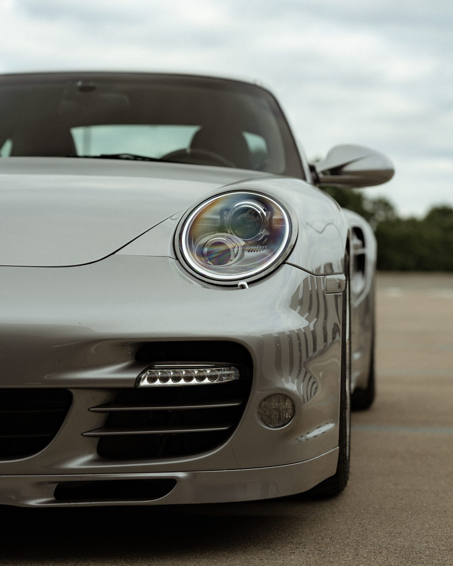 Porsche 997 automotive detail frame