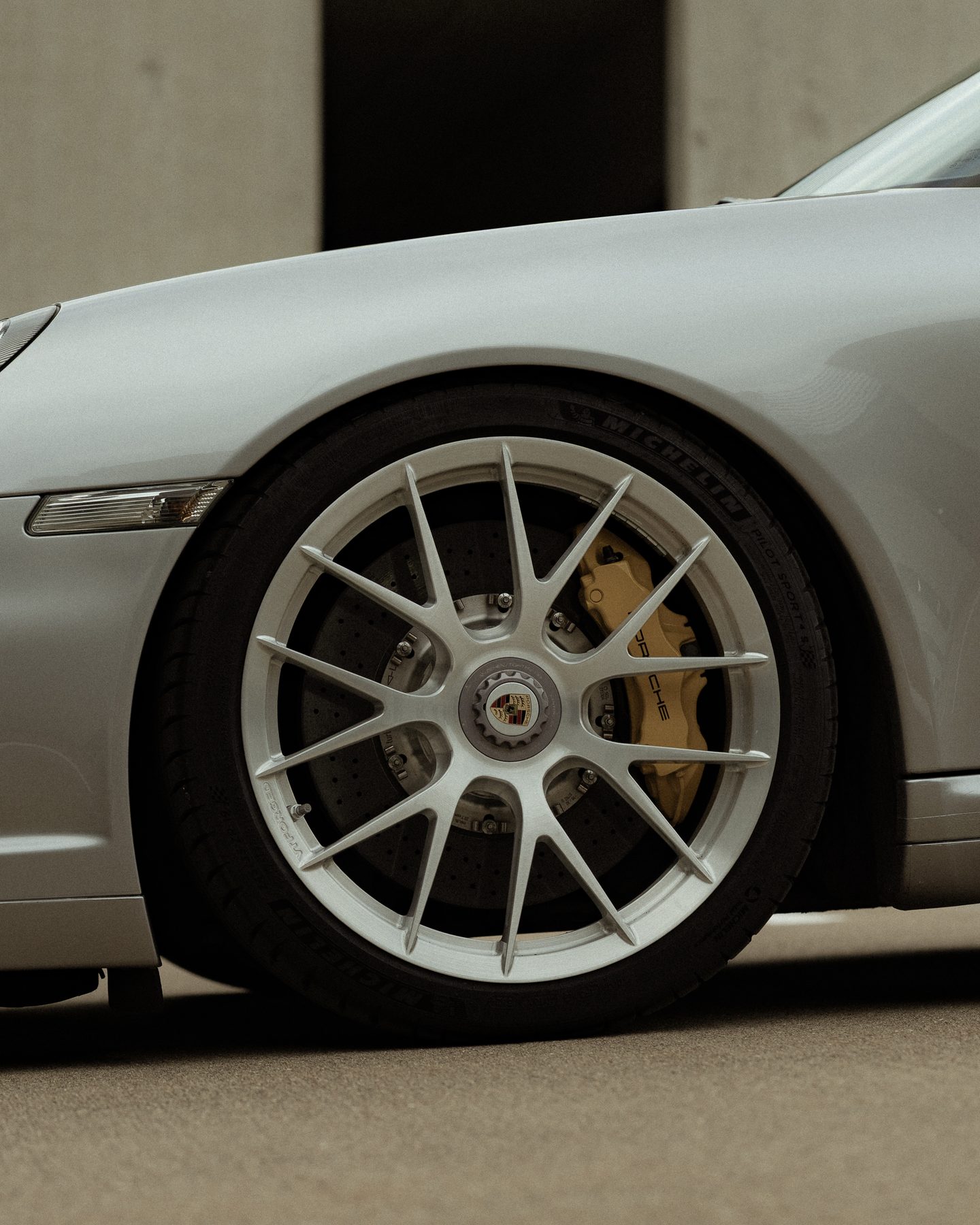 Porsche wheel detail by Alphpixels