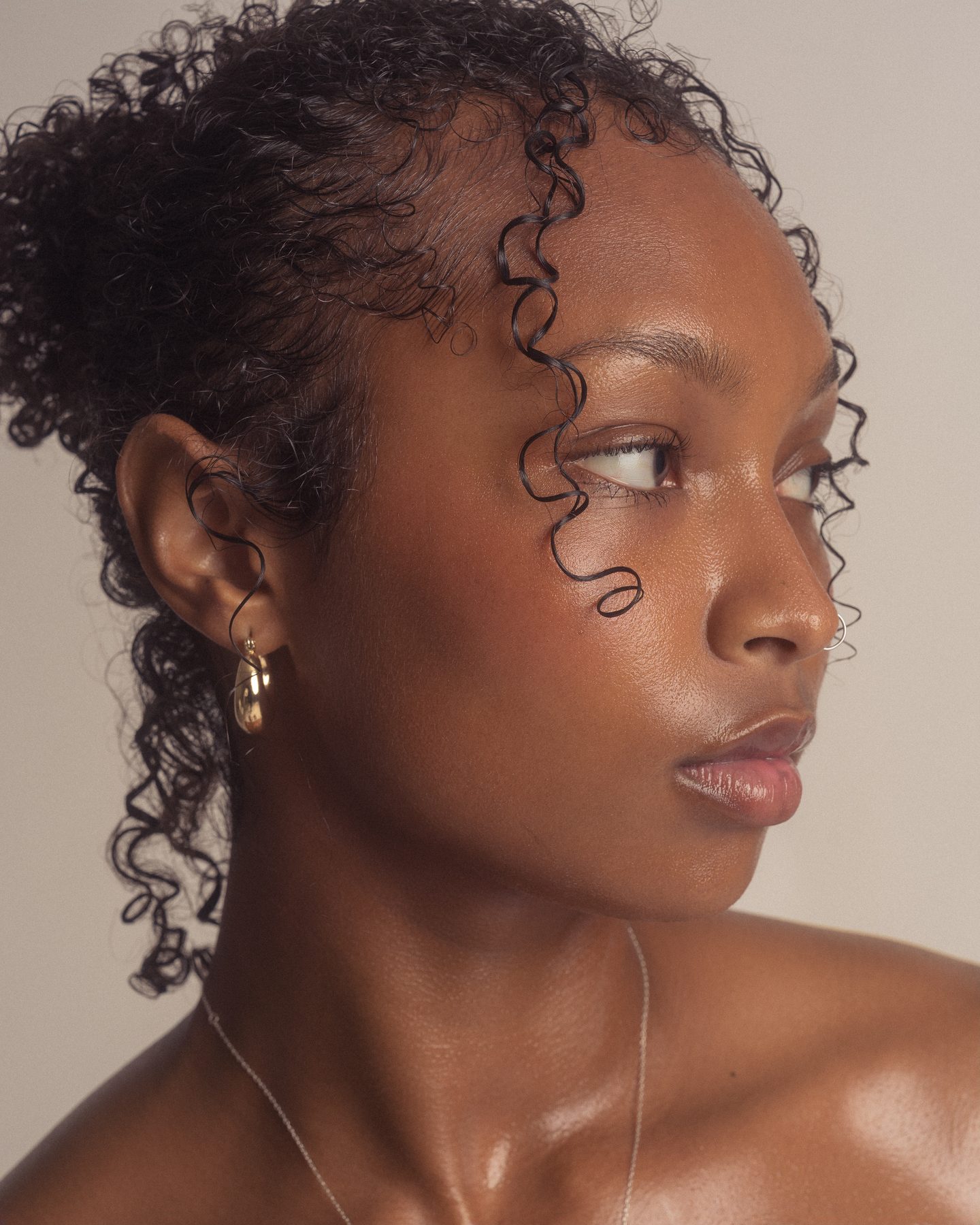 Beauty profile portrait by Alphpixels